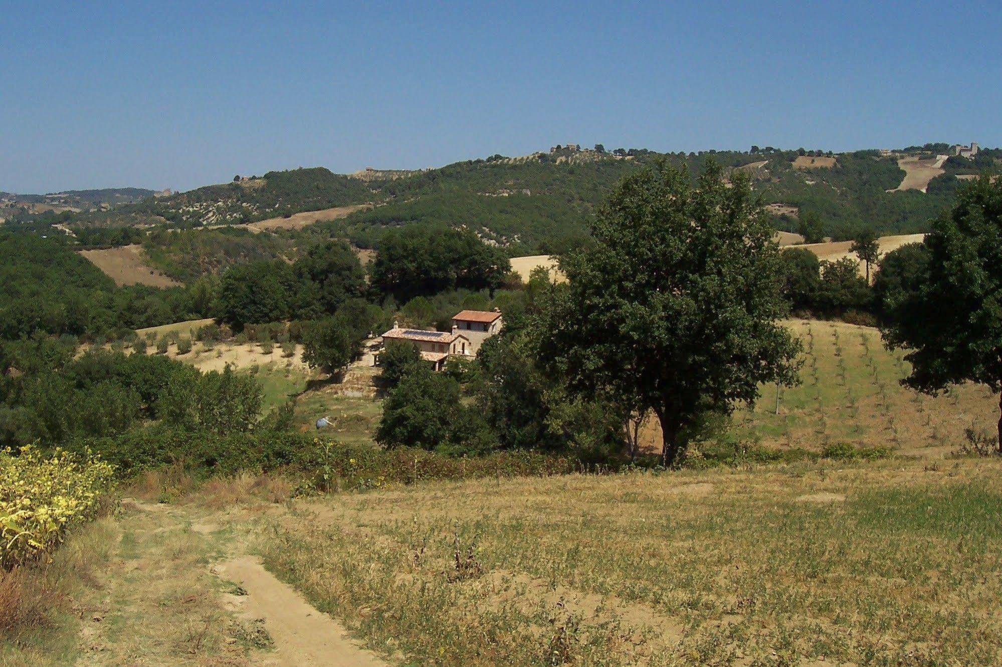 דירות Grutti Agriturismo Bio Tra Cielo E Terra מראה חיצוני תמונה